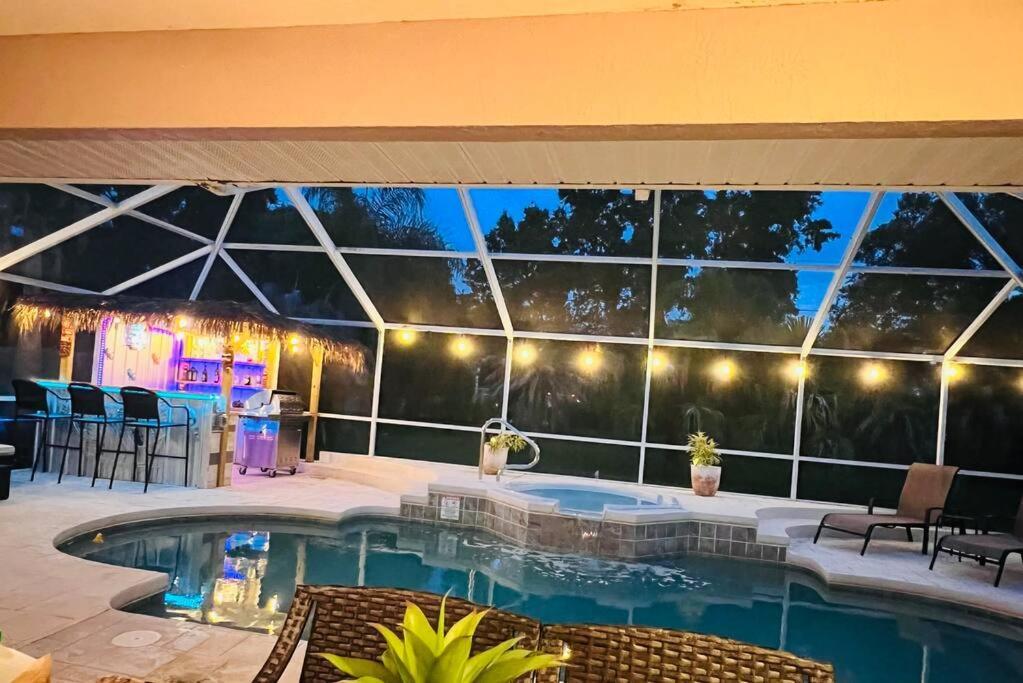 Villa Peachland Getaway With Pool And Tiki Bar Port Charlotte Exterior foto