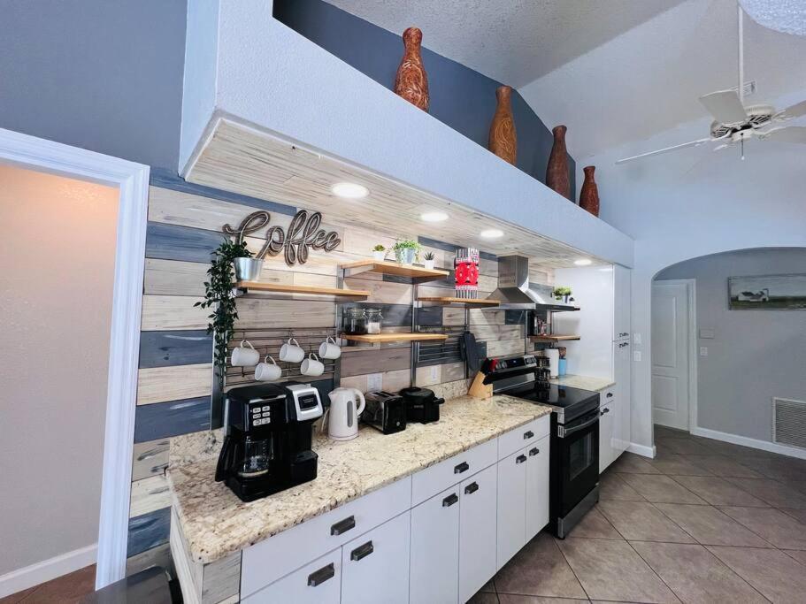 Villa Peachland Getaway With Pool And Tiki Bar Port Charlotte Exterior foto