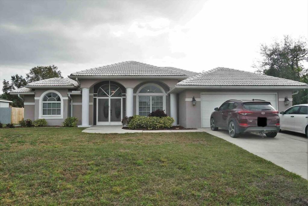 Villa Peachland Getaway With Pool And Tiki Bar Port Charlotte Exterior foto